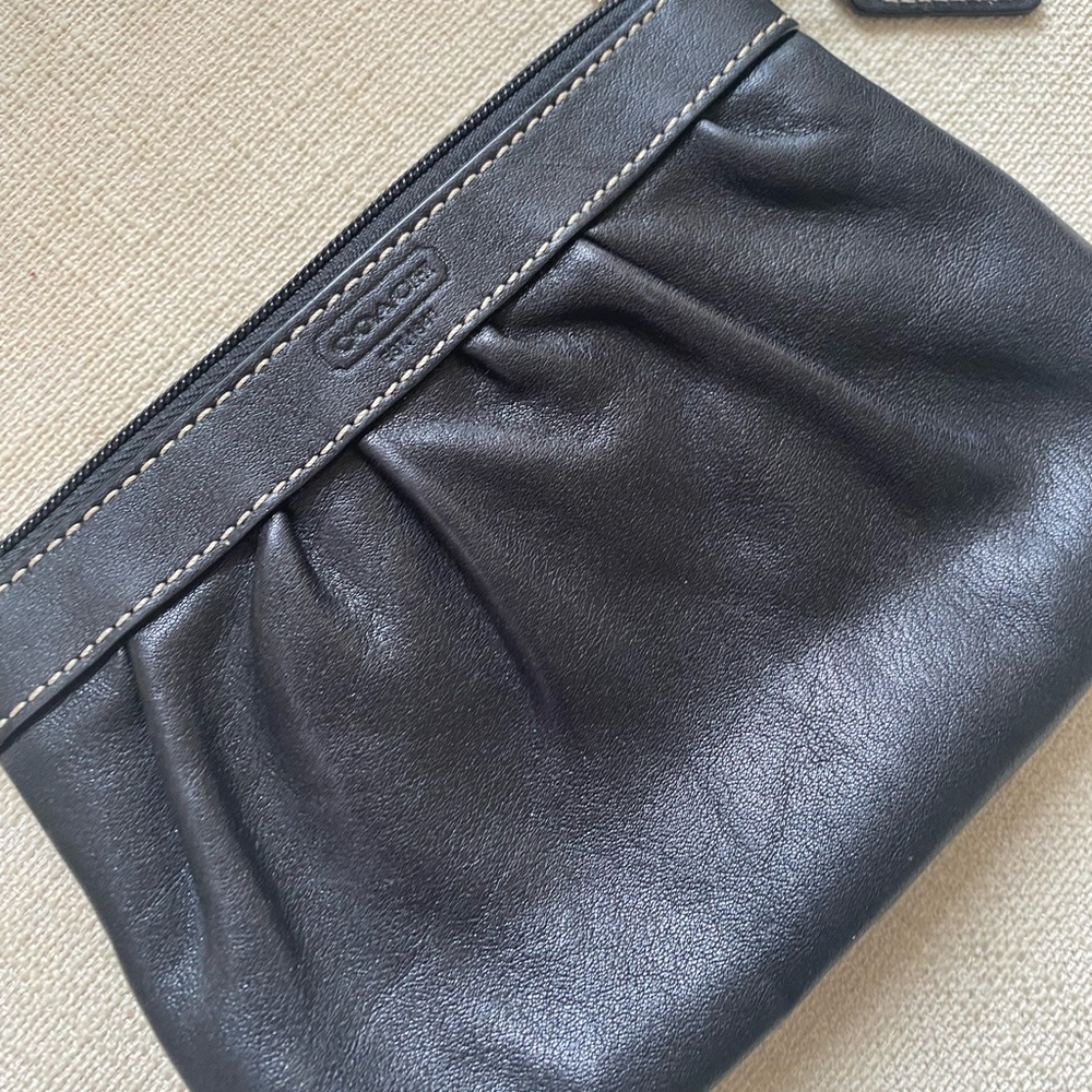 Coach Black Leather corner zip Wristlet pouch wallet - Picture 7 of 10